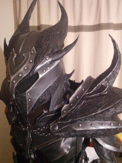 Skyrim Daedric Armor, Skyrim Armor, Daedric Armor, Prop Making, Leather Armor, Cosplay Diy, Cosplay Outfits, Skyrim, Fantasy Character Design