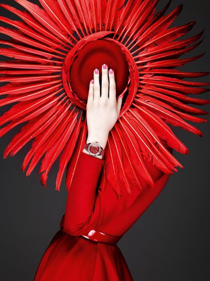 Red we love, the favorites of StoresConnect.nl, be inspired! Ravishing in red Dior. Click to see more red dresses inspired by this bold color. I See Red, Simply Red, Foto Art, Cat Walk, On The Top, Red Hats, Wearing Red, Red Hot, Shades Of Red