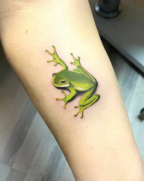 Tree Frog Tattoos, Best 3d Tattoos, Green Tattoos, Frog Tattoo, Green Tree Frog, Small Frog, Frog Tattoos, Frog Drawing, Skeleton Hand Tattoo