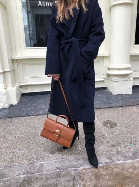 nycbambi Black Wrap Coat Outfit Winter, Navy Wrap Coat, Black Wrap Coat Outfit, Navy Coat Street Style, Wrap Coat Outfit, Navy Coat Outfit, Blue Coat Outfit, Black Wrap Coat, Clean Closet