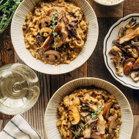 Vegan Mushroom Risotto, Pea Risotto, Barley Risotto, Mushroom Risotto Recipes, Healthy Vegetarian Dinner, Vegan Mushroom, Diner Recept, Mushroom Risotto, Risotto Recipes