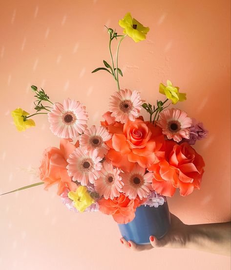 Gerber Daisy Arrangements, Gerbera Flower Arrangements, Roses Flowers Aesthetic, Gerber Daisy Bouquet, Aesthetic Pink Coquette, Daisy Flower Arrangements, Gerbera Daisy Bouquet, Gerbera Daisy Flower, Gerbera Flower