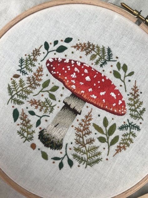 Embroidery Toadstool, Mushroom Dresses, Thread Painting Embroidery, Cottagecore Embroidery, Cute Embroidery Patterns, Mushroom Embroidery, Fly Agaric Mushroom, Fly Agaric, Thread Painting