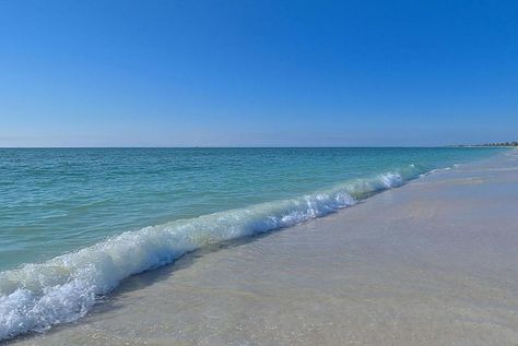 North Jetty Beach in Nokomis, FL (2020 Photos, Reviews, Info, Map) | BeachCatcher Nokomis Beach Florida, Beach View Room, Nokomis Florida, Venice Beach Florida, Florida Beaches Vacation, Venice Florida, Places In Florida, Beach Weather, Beach Video