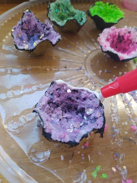 Geodes for Kids : 10 Steps (with Pictures) - Instructables How To Make Geodes Crystals, Epsom Salt Geodes, Egg Carton Geodes, Geology Crafts For Kids, Crystal Making For Kids, Geode Pinata, Geology Crafts, Geode Crafts, Geology For Kids