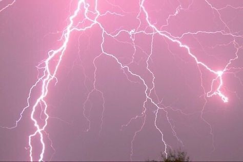 aesthetic, lightning, pastel, pink, tumblr - image #3860111 by ... Wallpers Pink, Murs Roses, Have Inspiration, Pastel Pink Aesthetic, Pink Themes, Lightning Strikes, Aesthetic Colors, Everything Pink, Clueless