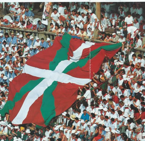 Basque ! Basque Country Aesthetic, Basque Aesthetic, Basque Country, Passion Project, Flags Of The World, Canada Flag, Dream Life, Country Flags, Vision Board