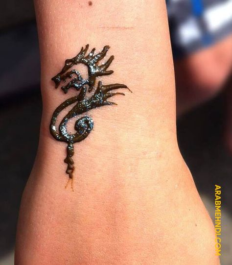 50 Boys Mehndi Design (Henna Design) - October 2019 Boys Henna, Boys Mehndi Design, Henna Kids, Henna For Boys, Arab Mehndi, Henna Designs For Kids, Henna Tattoo Designs Hand, Design Henna, Henna Paste