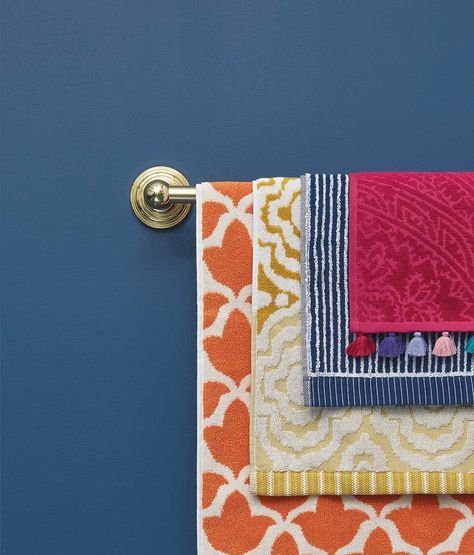 Colorful hand towels are the easiest way to add a little fun to your bathroom. Fun Bathroom Towels, Colorful Bathroom Towels, Fun Bath Towels, Colorful Bath Towels, Colorful Bathroom Accessories, Bathroom Towel Colors Scheme, Bright Color Bathroom, Funky Bathroom Ideas, Single Girl Apartment