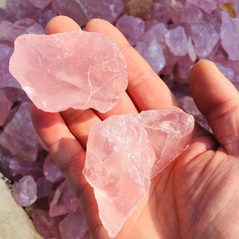 Rough Rose Quartz, Rose Crystal, Pink Rose Quartz, Raw Quartz, Spiritual Energy, Stone Healing, Crystal Rose, Energy Stones, Fluorite Crystal