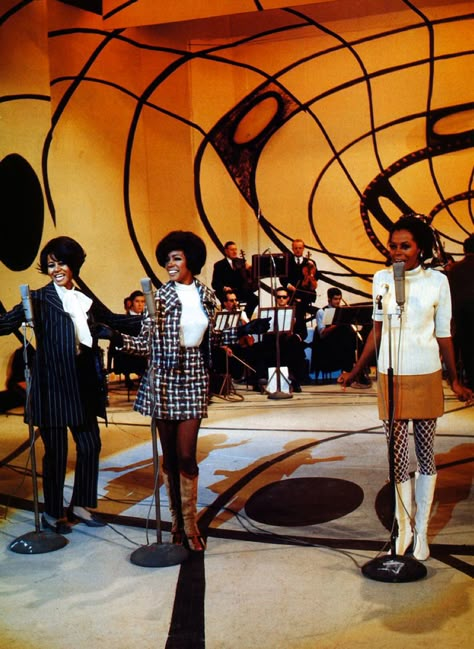 Diana Ross & The Supremes The Supremes 1960s, 70s Black Fashion, Diana Ross And The Supremes, Diana Ross Supremes, 60’s Fashion, The Supremes, Swinging 60s, 60s 70s Fashion, Black Glamour