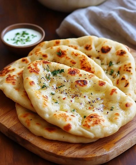 Craft your own soft and fluffy Homemade Naan Bread with 3 Ingredient Naan Bread With Yogurt, Naan Bread Recipe Bread Machine, Naan Bread Recipe Self Raising Flour, Non Bread Recipes, Fluffy Naan Bread, Naan Bread Recipe With Yogurt, Peta Bread Recipes, Naan Bread Meals, What To Do With Naan Bread