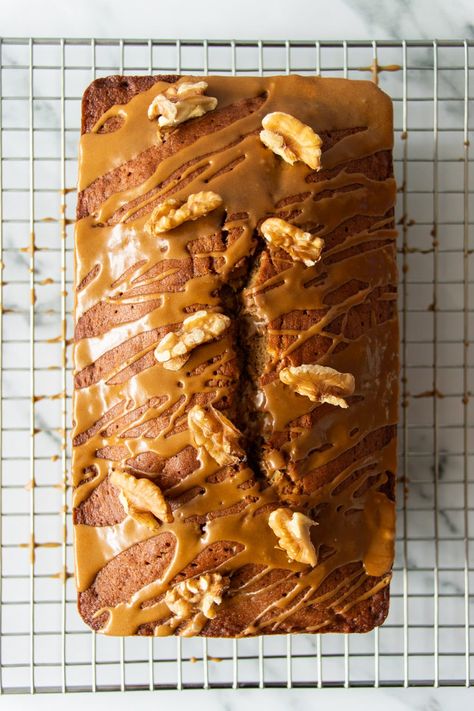 Extra Moist Coffee Walnut Cake with Coffee Glaze Coffee Walnut Cake, Fall Bread Recipes, Walnut Cake Recipe, Cake With Coffee, Coffee And Walnut Cake, Flavored Butter, Walnut Cake, Loaf Cake, Breakfast Cake