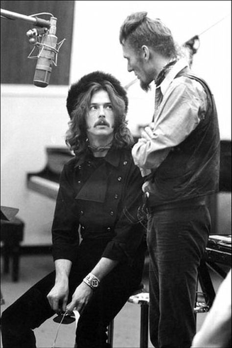 Eric Clapton & Ginger Baker of Cream, by Linda Eastman (1968) Cream Eric Clapton, Linda Eastman, Ginger Baker, Derek And The Dominos, John Mayall, The Yardbirds, Linda Mccartney, Music Pics, Last Fm