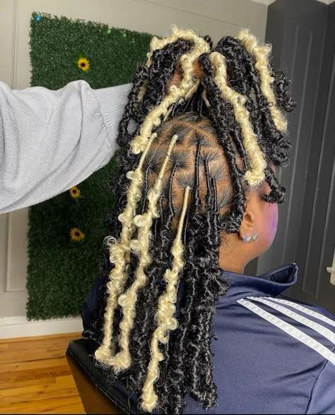 Butter Locs, Low Bun Hair, Women Cornrows, Hair Stripes, Future Hairstyles, Teenage Hairstyles, Hair Styles Black, Short Box Braids Hairstyles, Butterfly Locs