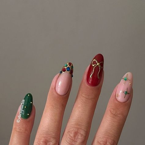 Christmas/nye Nail Designs, Funky Christmas Nails Short, Mild Christmas Nails, Post Christmas Nails, 70s Christmas Nails, 2024 Holiday Nail Trends, Nail Design Winter 2024, Mismatched Christmas Nails, Untraditional Christmas Nails