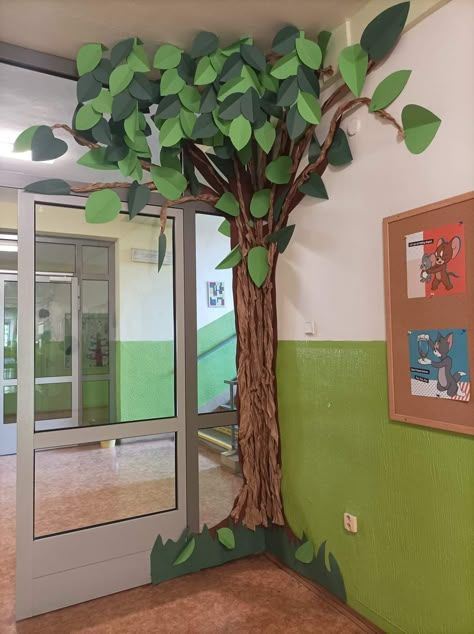 Paper Tree Classroom, Cultural Exhibition, Wooden Lanterns Diy, Wonderland Classroom, Classroom Wall Displays, Framing Doorway, Snoopy Classroom, Jungle Vbs, Classroom Tree