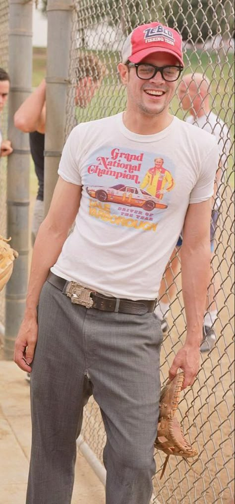 Johnny Knoxville Fashion, Jonny Knoxville 90s, Johnny Knoxville Aesthetic, Johnny Knoxville Style, Johnny Knoxville 2000s, Johnny Knoxville Outfits, Johnny Knoxville 90s, Knoxville Outfits, Jonny Knoxville