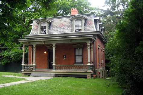 NYC - Staten Island - Sailors' Snug Harbor:  1 Cottage Row by wallyg, via Flickr Brick Cottage, Manhattan Island, Architectural Floor Plans, Victorian Cottage, Haunted Places, Abandoned Buildings, Staten Island, Beautiful Buildings, Historic Homes