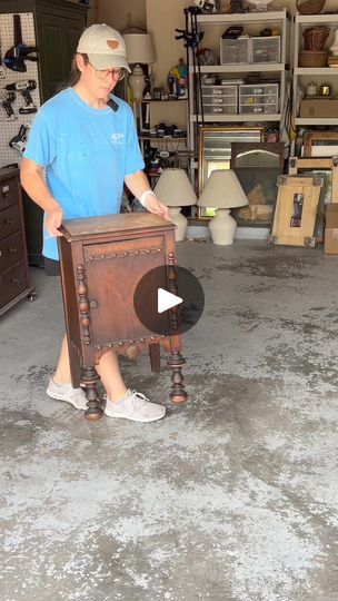 Antique Painted Furniture, Furniture Refurbishing, Redoing Furniture, Painting Old Furniture, Painting Antique Furniture, Painting Old, Woodwork Projects, Antique Restoration, Furniture Update