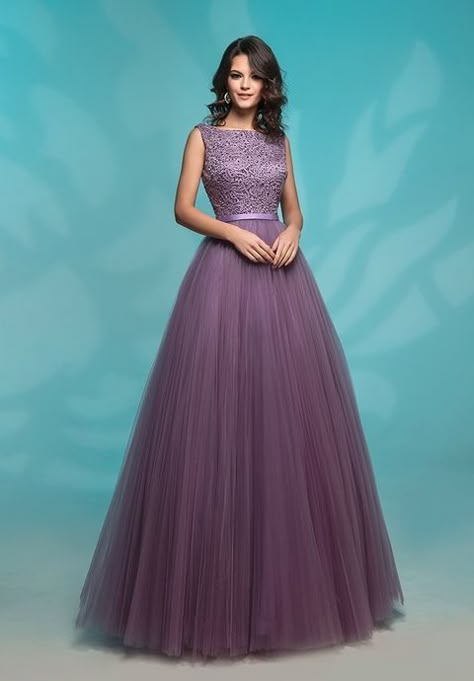 Simple Gown Designs, Net Gown Designs, Gowns Dresses Indian Receptions, Net Frock, Gown Dress Party Wear, Party Wear Gowns, Net Gowns, Simple Frock Design, Fashion Show Dresses