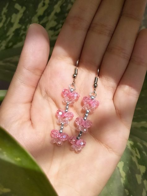 #diyearrings #beadedearrings #butterfly Pink Earrings Diy, Butterfly Beaded Earrings, Pink Beaded Earrings, Anting Manik, Diy Jewelry Set, Braided Bracelet Diy, Beaded Butterfly, Beaded Earrings Diy, Bracelets Handmade Diy