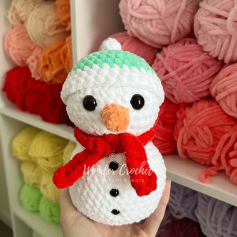 Easy Snowman Free Crochet Pattern - Wonder Crochet Free Snowman Crochet Patterns, Crochet Snowman Free Pattern, Wonder Crochet, Crochet Snowman Pattern, Crocheted Snowman, Crochet Projects To Sell, Holiday Crochet Patterns, Christmas Crochet Patterns Free, Crochet Friends