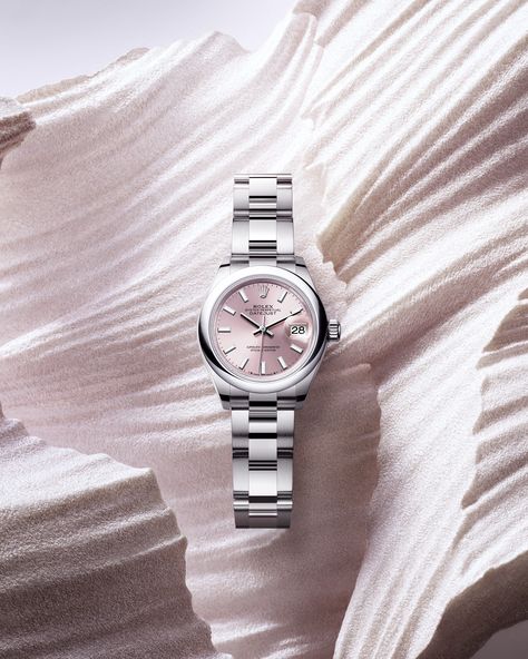 Rolex Datejust Women Outfit, Best Watches Women, Rolex Lady Datejust, Woman Watches, Casio Digital, Ladies Bracelet Watch, Rolex Watches Women, Trendy Watches, Watches Women