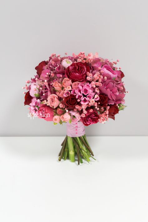 Magenta Flower Bouquet, Dark Pink Wedding Flowers, Hot Pink Flower Bouquet, Magenta Bouquet, Fresh Flower Bouquets Wedding, Pink And Burgundy Wedding, Brides Flowers Bouquet, Glam Team, Elegant Wedding Bouquets