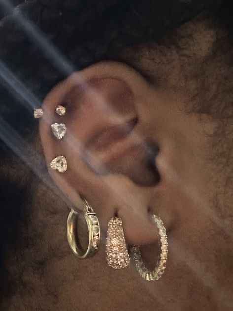 Gold Elegant Luxury Piercings, Ear Piercings Lori Harvey, Ear Gauges Aesthetic Black Women, Earrings Aesthetic Black Women, Ear Stack Black Woman, Body Jewelry Diy, Cool Piercings, Piercing Jewelry, Body Jewelry