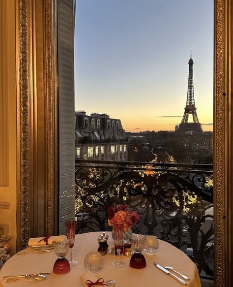 Paris Lifestyle Aesthetic, Paris Hotels With Eiffel Tower View, Best Paris Hotels, Paris Rooms, Parisian Summer, France Aesthetic, Romantic Paris, Paris Luxury, Parisian Vibes