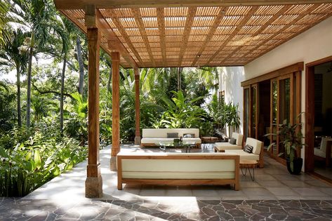 Pergola Seating Area, Pergola Seating, Caribbean Houses, House In Bali, Lake Nicaragua, Tropical Modernism, Modern Rustic Homes, Vacation Villas, Spanish House