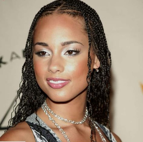 Alicia Keys Hairstyles, Micro Braids Styles, Invisible Braids, Alicia Keys Braids, Micro Braids Hairstyles, Tree Braids, Ladies Hair, Braids Hairstyles Pictures, Pelo Afro