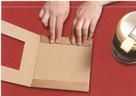 How to make photo frame with corrugated cardboard - Art & Craft Ideas Diy Photo Frame Cardboard, Cadre Photo Diy, Cardboard Picture Frames, Cardboard Photo Frame, Frames Diy Crafts, How To Make Photo, Photo Frame Crafts, Diy Photo Frames, Cardboard Frame