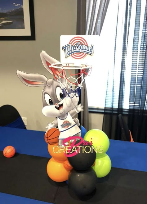 Geniquewa and Anthony’s Baby Shower | CatchMyParty.com Space Jam Centerpieces Ideas, Space Jam Party Ideas, Space Jam 1st Birthday Party, Space Jam Gender Reveal, Space Jam Baby Shower Ideas, Space Jam Birthday Party, Space Jam Theme, Looney Tunes Party, Space Jams