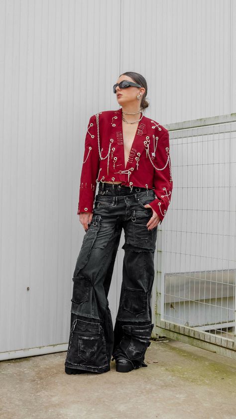 Queer Punk, Reworked Clothes, Ropa Upcycling, Punk Street Style, Look Festival, Chic Jeans, Concert Fashion, Concept Clothing, Street Style Edgy