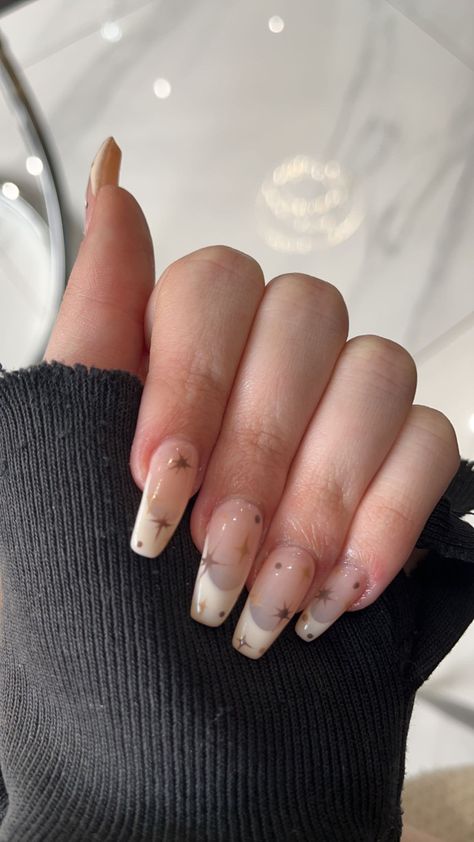 Neutral Colour Nail Designs, Brown Nails Coffin Shape, Gold Nails Coffin Shape, Beige Acrylic Nails Design, Brown French Tip Nails Coffin, Beige French Tip, Nail Inspo Coffin Medium, French Tip Sparkle, Beige French Tip Nails