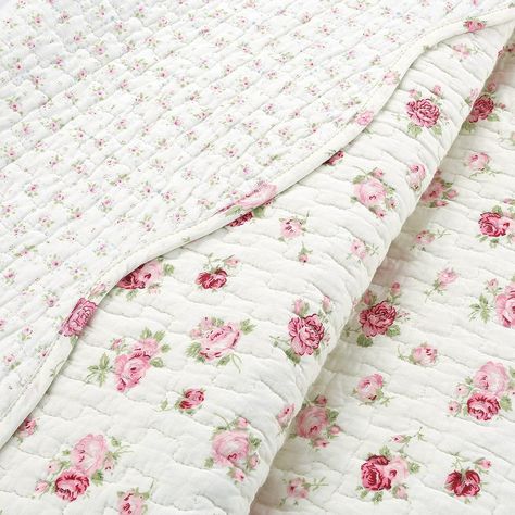 Amazon.com: Cozy Line Home Fashions Pink Rose Garden Floral 100% Cotton Reversible Coverlet Bedspread Quilt Bedding Set (Ivory Rose, Queen - 3 Piece) : Home & Kitchen Pink Rose Garden, King Quilt Bedding, Shabby Chic Quilts, Dnevna Soba, Quilt Tips, Rose Quilt, Shabby Chic Bedding, Garden Quilt, Amazon Home Decor