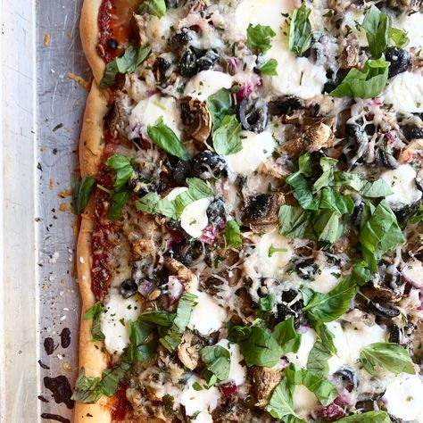 Olive Flatbread, Pizza With Fresh Mozzarella, Mushroom Flatbread, Sausage Flatbread, Mushroom Pizza Recipes, Sausage Mushroom, Olive Pizza, Flatbread Pizza Recipes, Italian Pizza Recipe