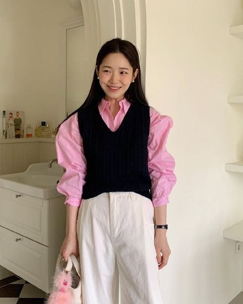 Office Wear Women Work Outfits, Pink Ootd, Boyish Style, Graduate Student, Hi Fashion, Office Wear Women, Casual Hijab Outfit, Style Makeover, Aesthetic Fits