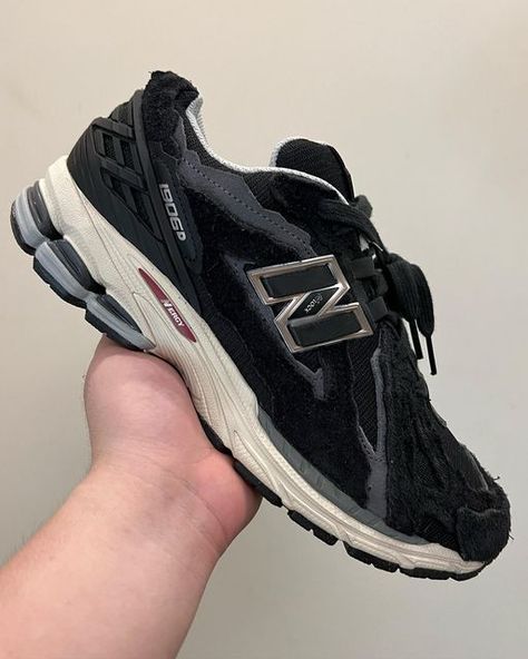 Sample Collecter on Instagram: "Early look new balance 1906 ‘protection pack’ 2023 #newbalance1906 #newbalance1906r #nb1906" New Balance 1906 Protection Pack, Nb 1906r Outfit Men, Nb 1906r, Black Line Tattoo, Vintage Sneakers, Shoes Outfit Fashion, Old Shoes, Only Shoes, Dc Sneaker