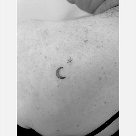 Moon And Stars Rib Tattoo, Fine Line Moon And Stars Tattoo, Moon And Venus Tattoo, Stars And Moon Tattoo Minimal, Moon Star Planet Tattoo, Lover Tattoo, Moon Ans Star Tattoo, Side Arm Tattoos, Venus Tattoo