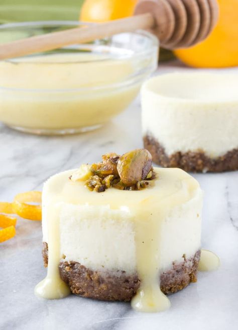 Looking for a romance-worthy dessert to impress your main squeeze? These individual goat cheese and honey cheesecakes with Meyer lemon cream are a delicious way to prove your culinary prowess and your love. Savoury Cheesecake, Goat Cheese Honey, Honey Pistachio, Cream Desserts Recipes, Pistachio Cheesecake, Coconut Dessert, Goat Cheese Recipes, Brownie Desserts, Interesting Recipes