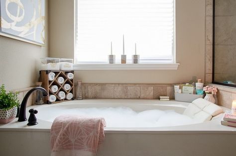 Bathtub Decor Ideas, Garden Tub Decor, Bathroom Tub Decor, Jacuzzi Tub Bathroom, Master Tub, Bathtub Decor, Tub Ideas, Tub Surround, Bathroom Counters