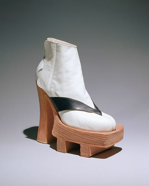 Byron Lars | Ensemble | American | The Metropolitan Museum of Art American Shoes, Byron Lars, Diy Kostüm, Shoes Spring, Drawing Clothes, Fantasy Clothing, Character Outfits, Art Clothes, Metropolitan Museum Of Art