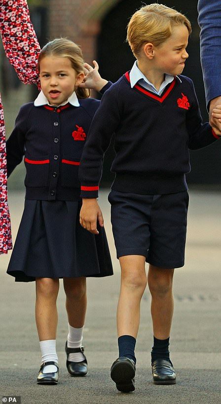 Charlotte appeared confident as she flicked her hair walking into her first day of school ... Kate Middleton Children, School Outfits Uniform, Kate Middleton Kids, Outfits Uniform, Royal Nursery, Prinz George, Prince Georges, Cambridge School, Princesa Charlotte