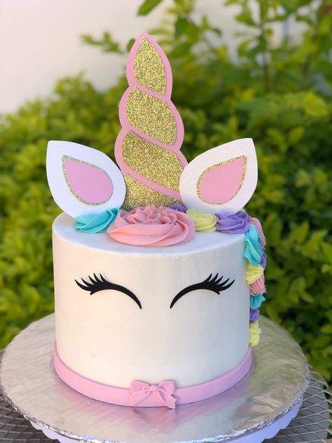 Cake Designs Unicorn, Unicorn Pasta, Unicorn Cake Design, Floral Border Design, Unicorn Cake, Diy Cake, Unicorn Party, Floral Border, Border Design