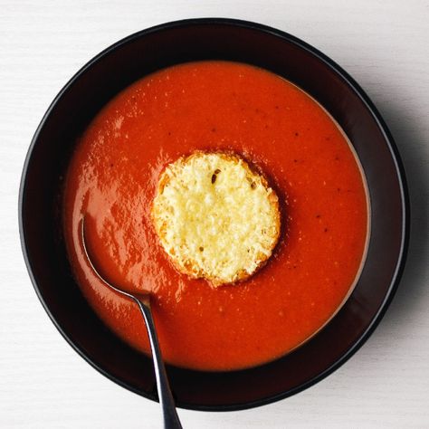 Roma Tomato Soup, Roma Tomato Recipes, Sinus Clearing, Tomatoe Soup, Soup Simple, Parmesan Zucchini Fries, Soup Tomato, Roma Tomato, Slow Roasted Tomatoes