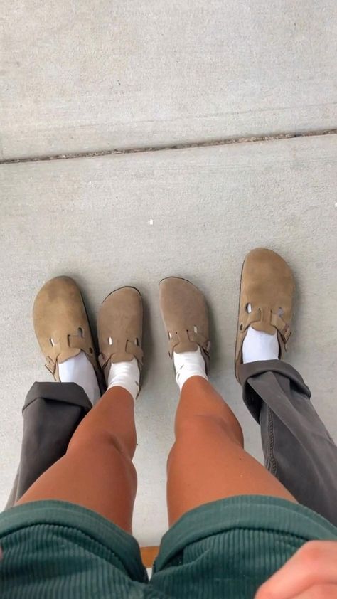 Green Boston Birkenstock Outfit, Matching Boston Clogs, Birkenstock Boston Couple, Matching Birkenstocks Couple, Couple Birkenstock, Grey Ugg Slippers Outfit, Oiled Leather Birkenstocks Outfit, Birkenstock Mink Clogs Outfit, Matching Slippers For Couples