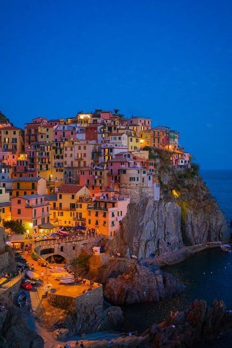 Pretty Places To Travel Aesthetic, Italy Life Aesthetic, Vacation Places Aesthetic, Travel Places Aesthetic, Beautiful Places In Europe, Travelling The World Aesthetic, Travel Pictures For Vision Board, Pretty Places To Visit, European Travel Aesthetic